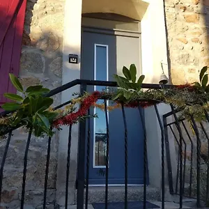 https://au-coeur-monts-du-lyonnais-gte-8-personnes-wifi.hotels-rhonealpes.com